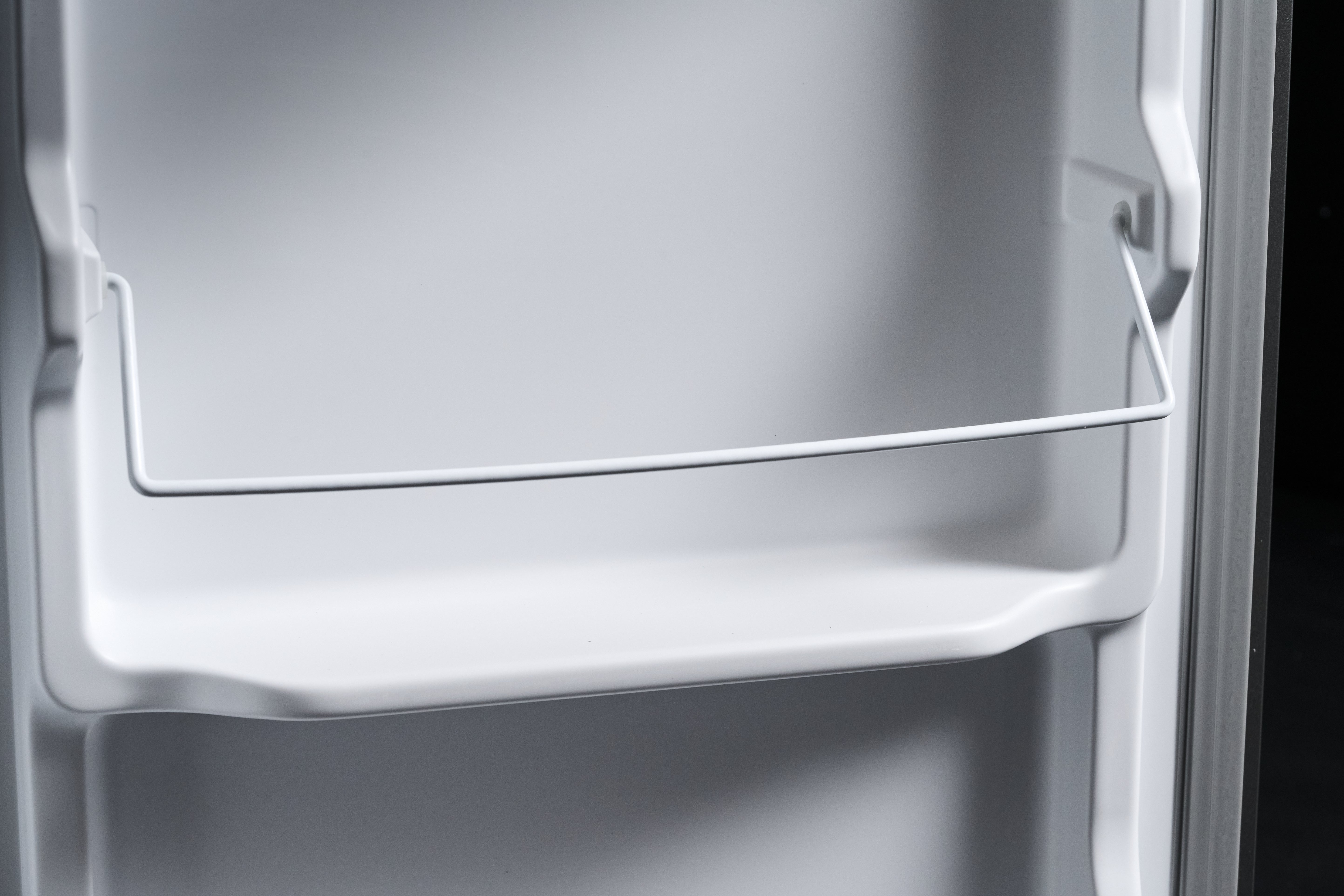 NEV. MINIBAR SWAN SW-120DT - 83L