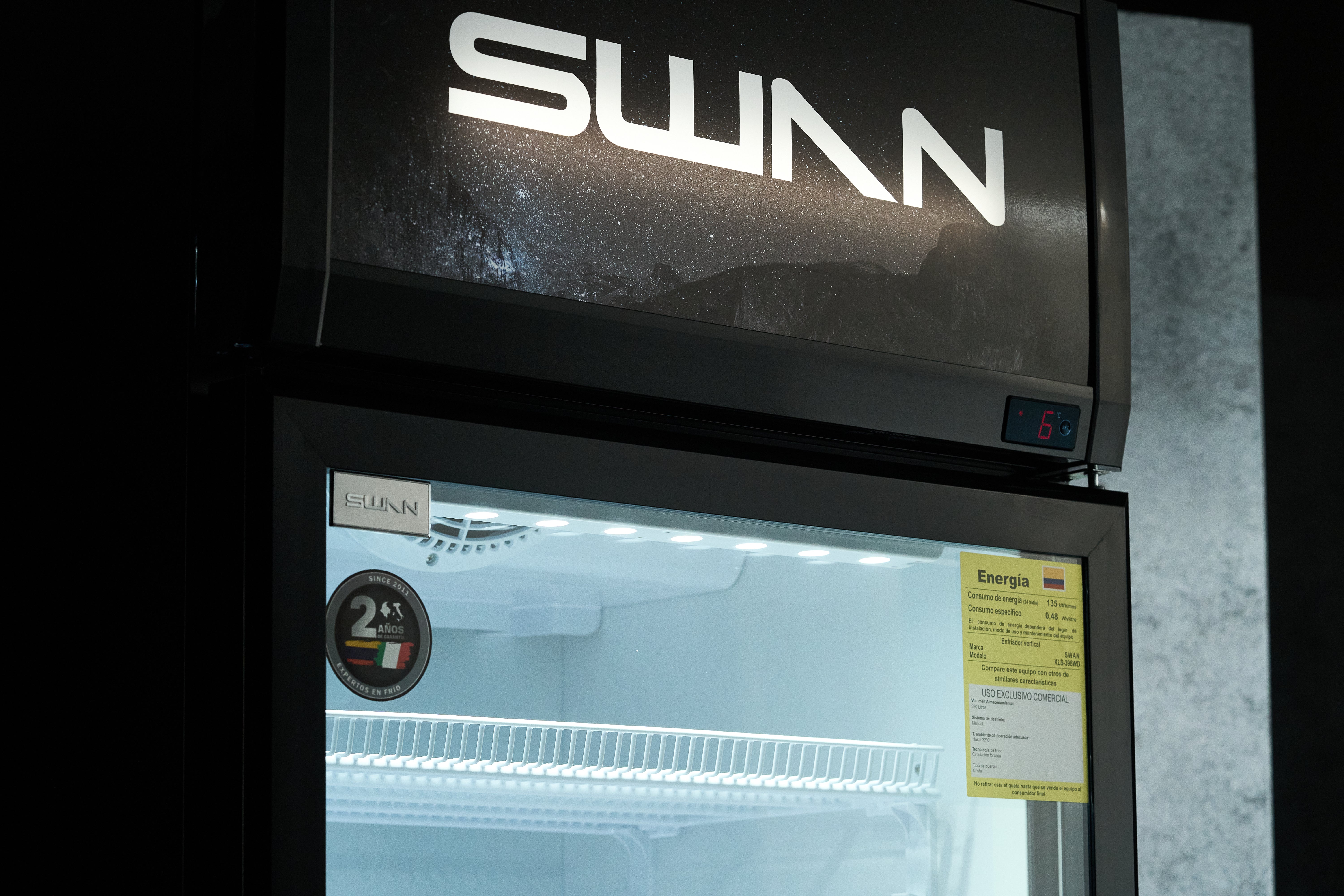 VITRINA SWAN 390L - XLS 398 WD