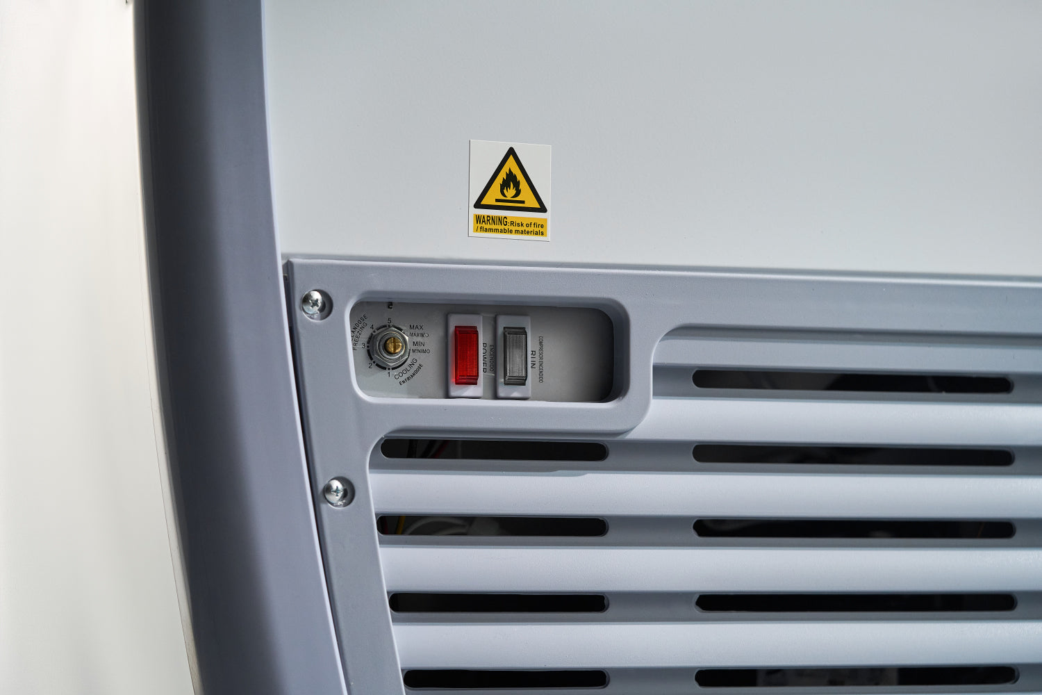 Congelador Horizontal Swan 190 L con Tapa de Vidrio | SW-260JY