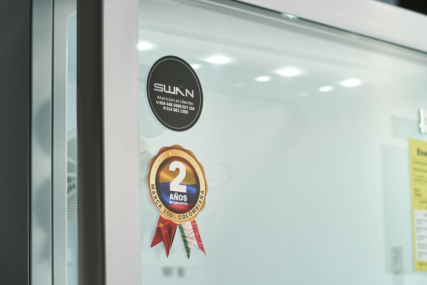 VITRINA REFRIGERADA SWAN 350 LITROS | SW-SC 350 GW