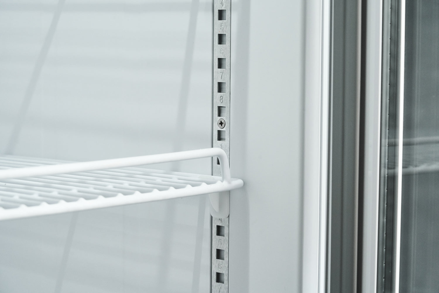 Vitrina Refrigerante SWAN 350 Litros | SW-SC 350 GW